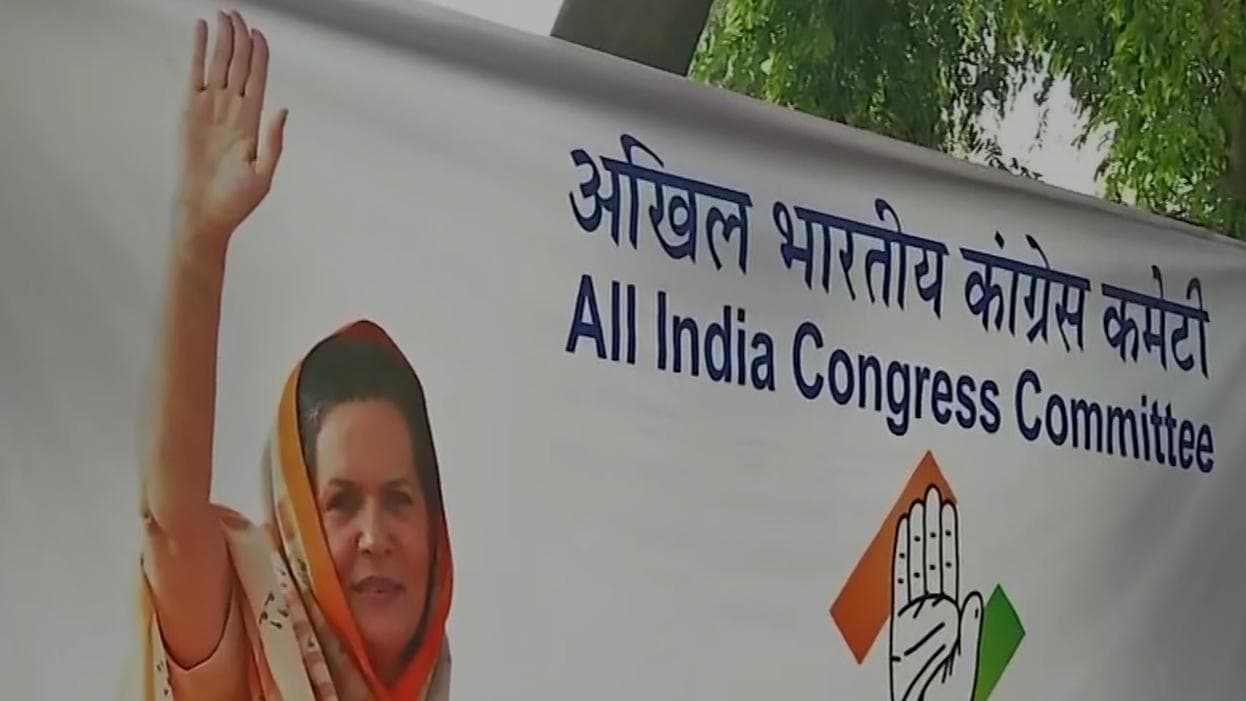 Jolt to Congress: 20 senior leaders, 'close to Ghulam Nabi Azad', resign in J&K  