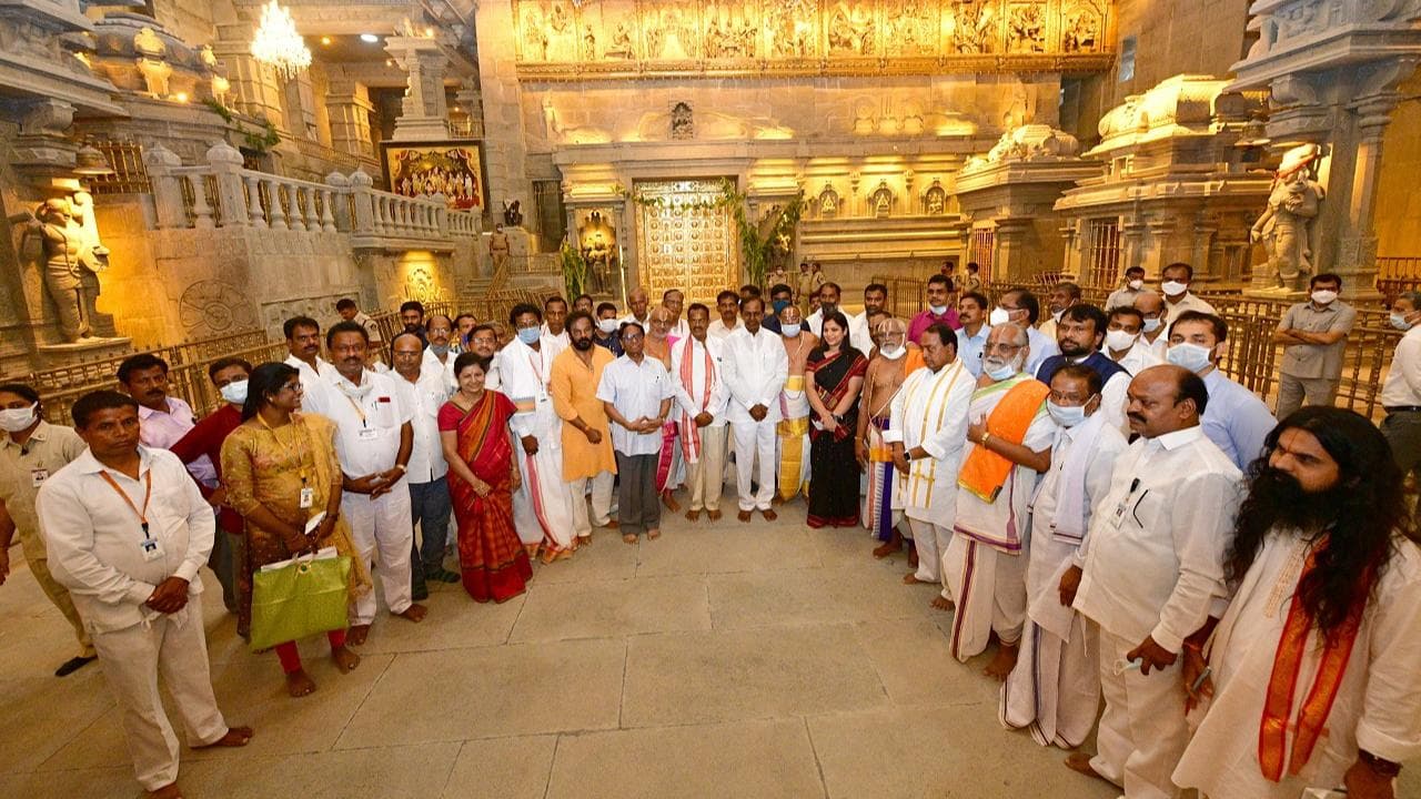 Why does Telangana CM want to buy 125 kgs of pure gold from RBI