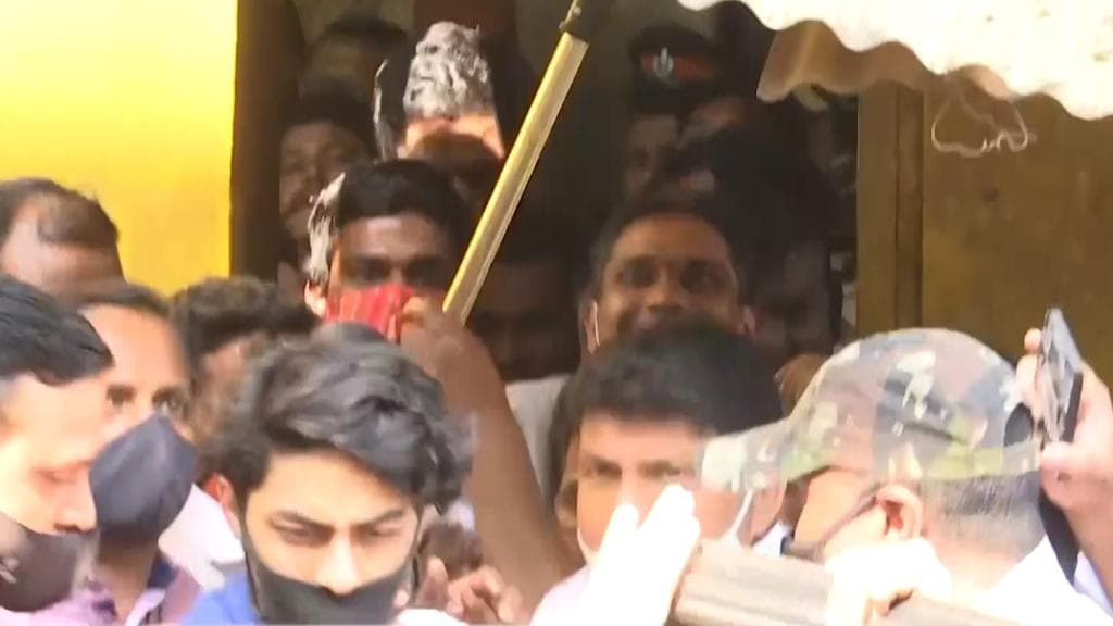 Aryan Khan : প্রায় একমাস পর জেল থেকে ছাড়া পেলেন শাহরুখ পুত্র আরিয়ান খান