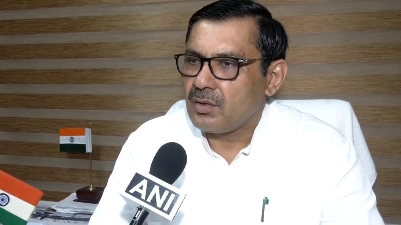 Cabinet minister Devender Singh Babli participates in 'Lokrang Utsav' organised at IG College in Tohana