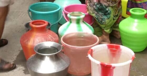 बूंद बूंद को तरसती चेन्नई, टोकन दिखाकर मिल रहा पानी 