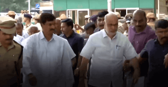 कर्नाटक: बागी विधायकों पर SC आज सुबह सुनाएगा फैसला