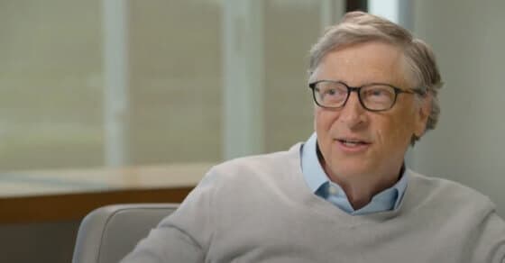 बिल गेट्स से छिना दुनिया के दूसरे सबसे अमीर शख्स का ताज