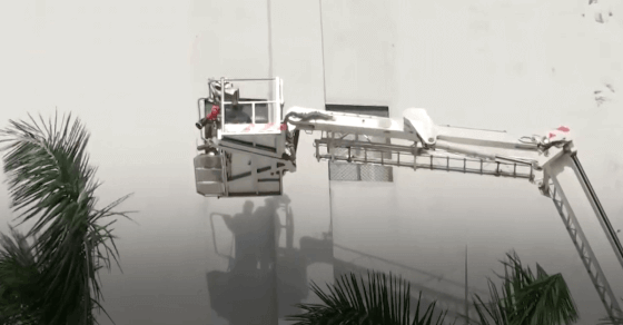 मुंबई के MTNL बिल्डिंग में भीषण आग, करीब 100 लोगों को बचाया गया