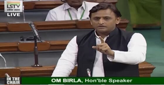 आज़म को डिफेंड करने उठे अखिलेश के भी बिगड़े बोल 