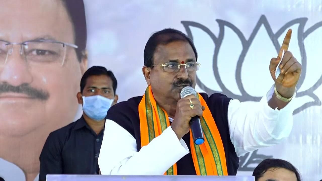 BJP: পদ্ম ১ কোটি ভোট পেলেই ৭০ টাকায় মিলবে মদ! ঘোষণা করলেন অন্ধ্রের বিজেপি সভাপতি