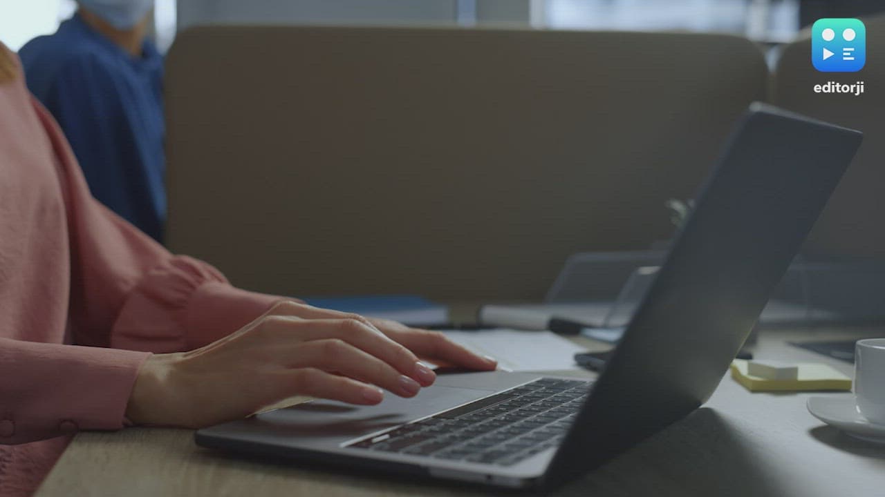 प्रेग्नेंसी की वजह से महिला कर्मचारी को निकाला,अब बॉस को देने पड़े 15 लाख 