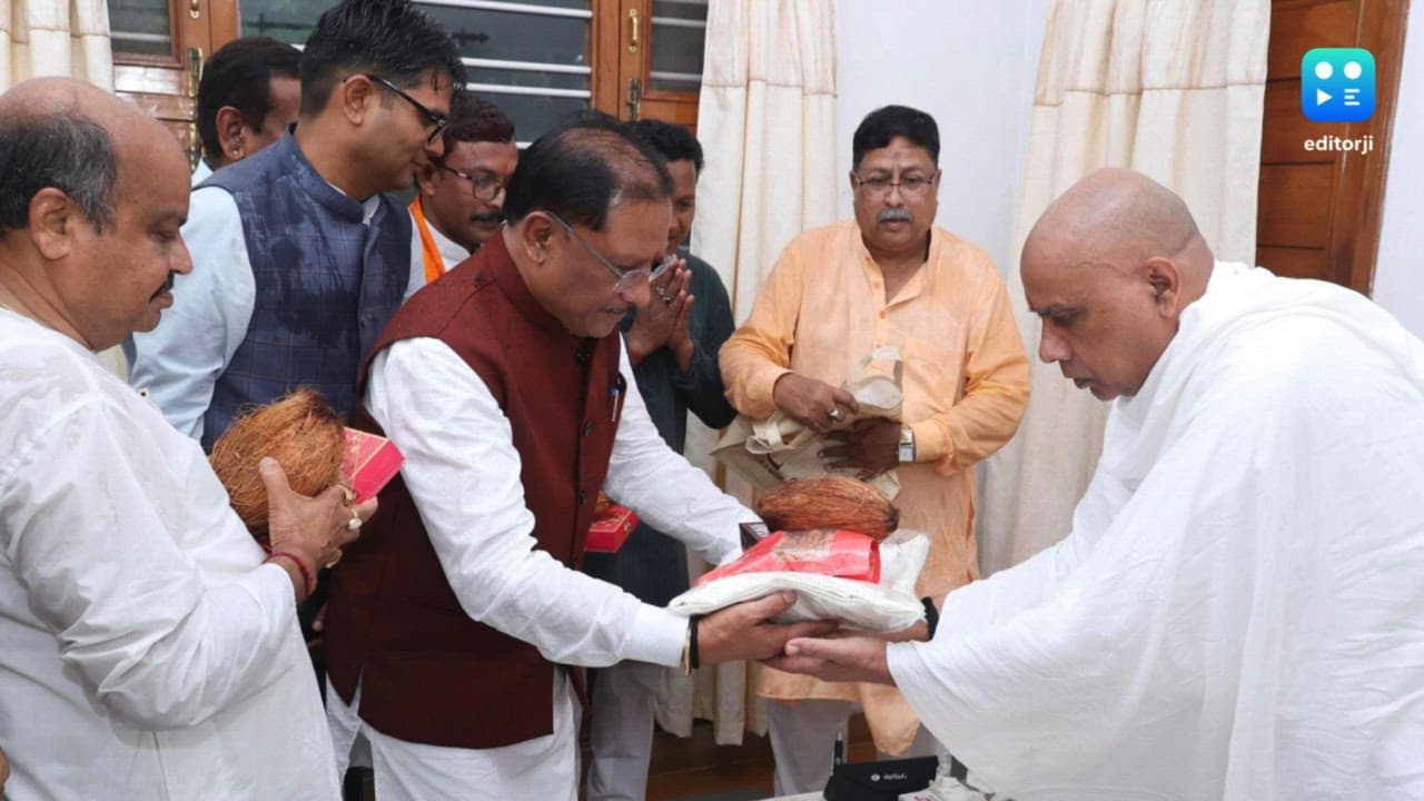 Chhattisgarh Cm Vishnu Deo Sai offers prayers at Aghor Gurupeeth Ashram on Guru Purnima