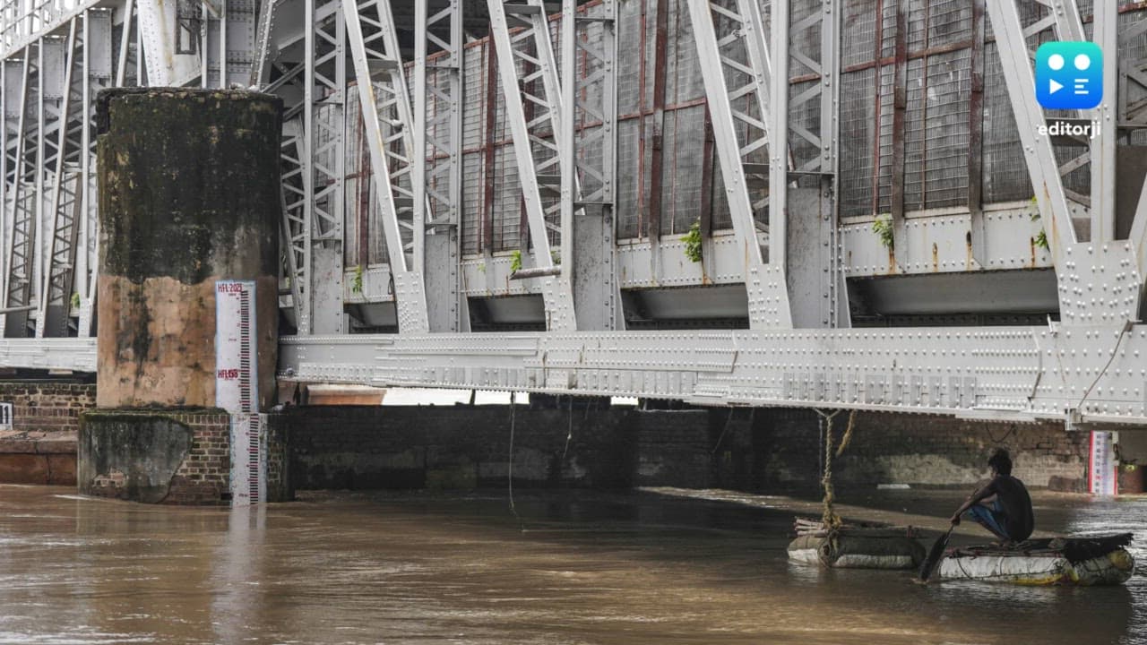 Delhi: Several routes diverted as rising Yamuna forces closure of Old Iron Bridge