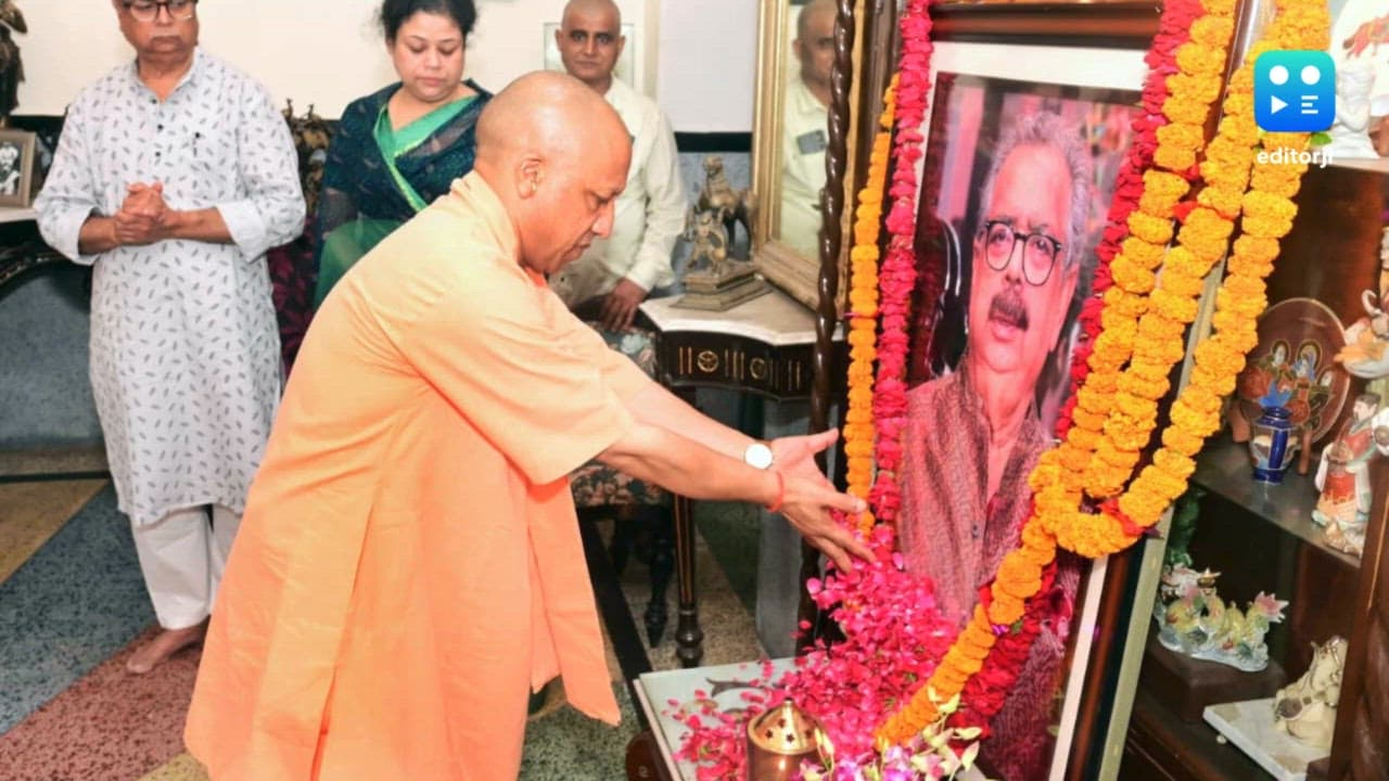 UP CM Yogi Adityanath pays tribute to late head of Ayodhya royal family