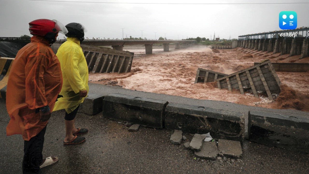 Jammu admin intensifies restoration work after flooding in Tawi river