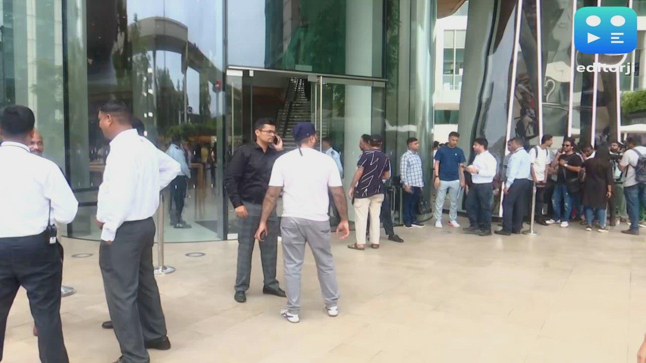 iPhone 17 series on sale in India; long queues seen outside Apple stores in Mumbai and Delhi