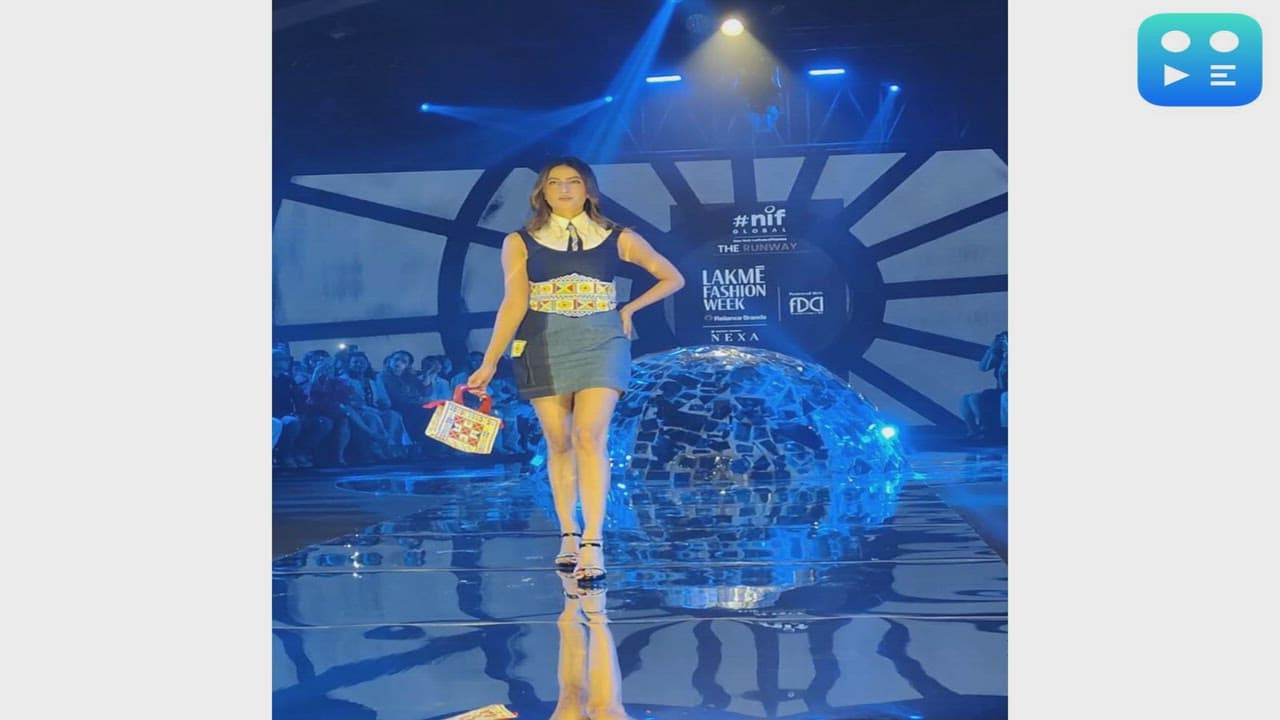 Palak Tiwari makes heads turn as showstopper on Day 2 of Lakme Fashion Week