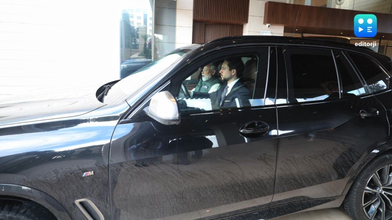 Crown Prince drives PM Modi to Jordan Museum in special gesture