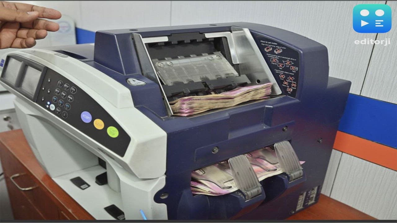 Rupee stabilises after breaching 90 mark, worst phase may be over: Report