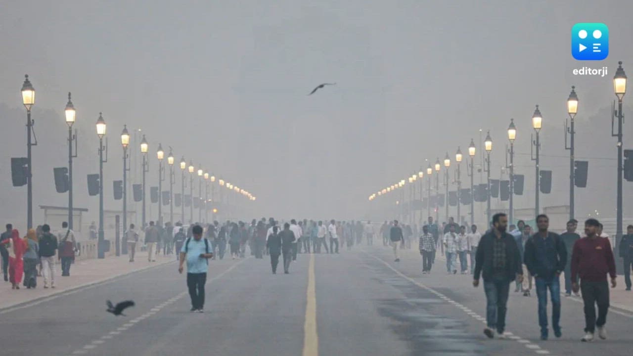 Dense fog shrouds Delhi; air quality lets up, 'very poor'