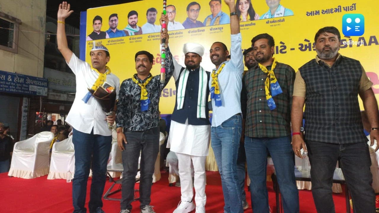 AAP holds Parivartan Sabha in Surat, highlights civic issues and governance