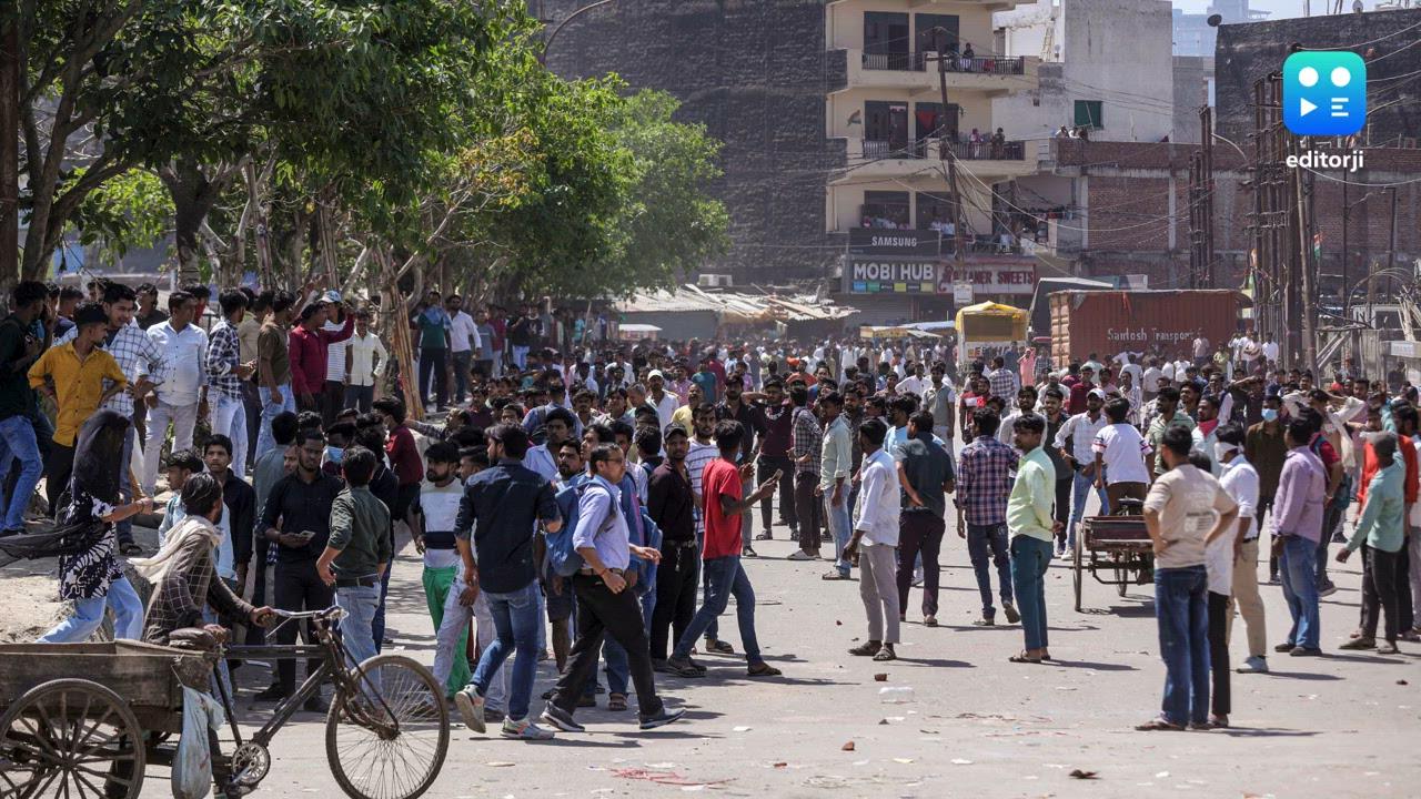 Factory workers' protest over wage hike turns violent in Noida, commuters stranded