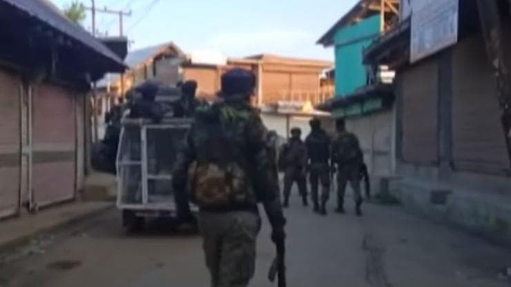 Jammu Kashmir Grenade Blasts: जम्मू कश्मीर में आधे घंटे के भीतर 2 जगहों पर आतंकी हमला