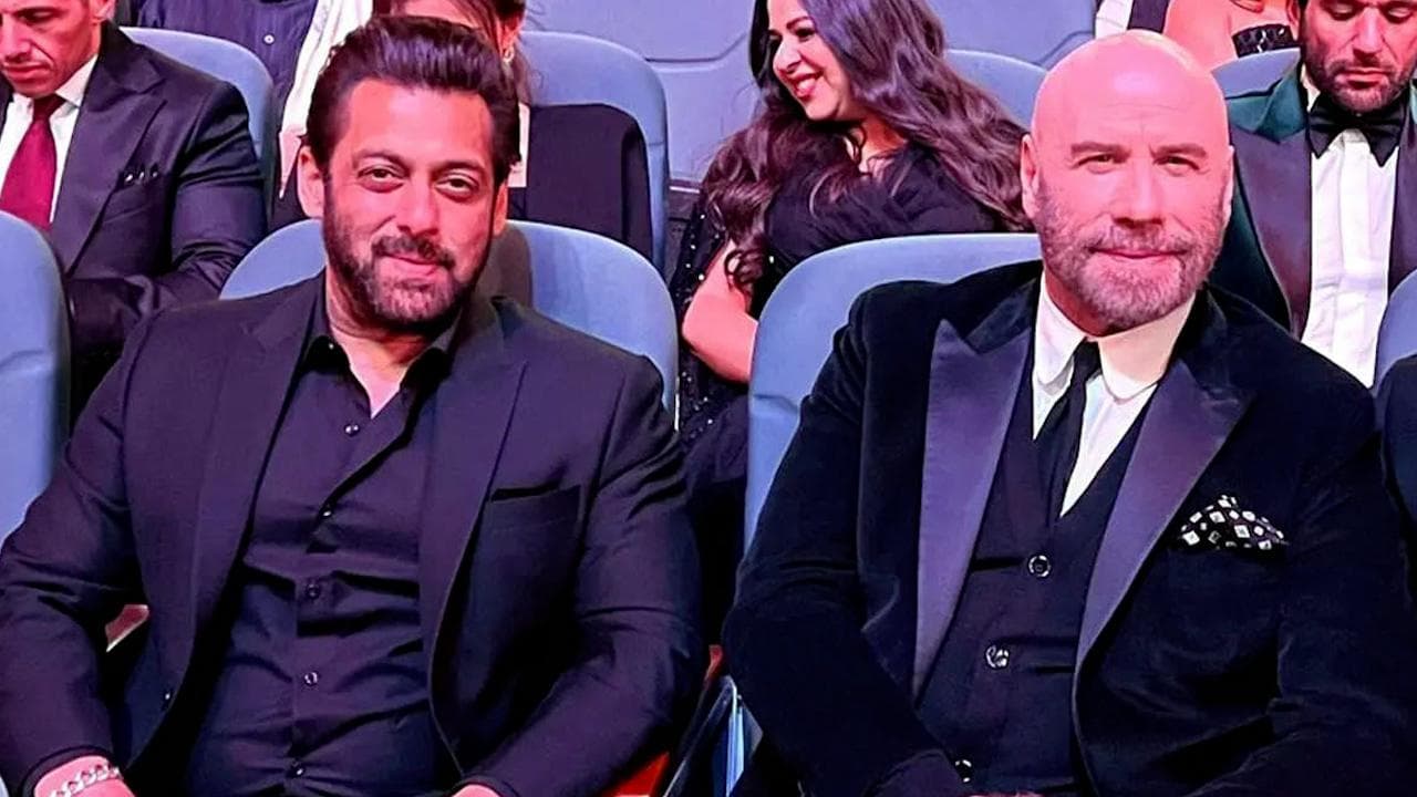 Salman Khan introduces himself to John Travolta, honoured with ‘Personality of the Year’ Award 