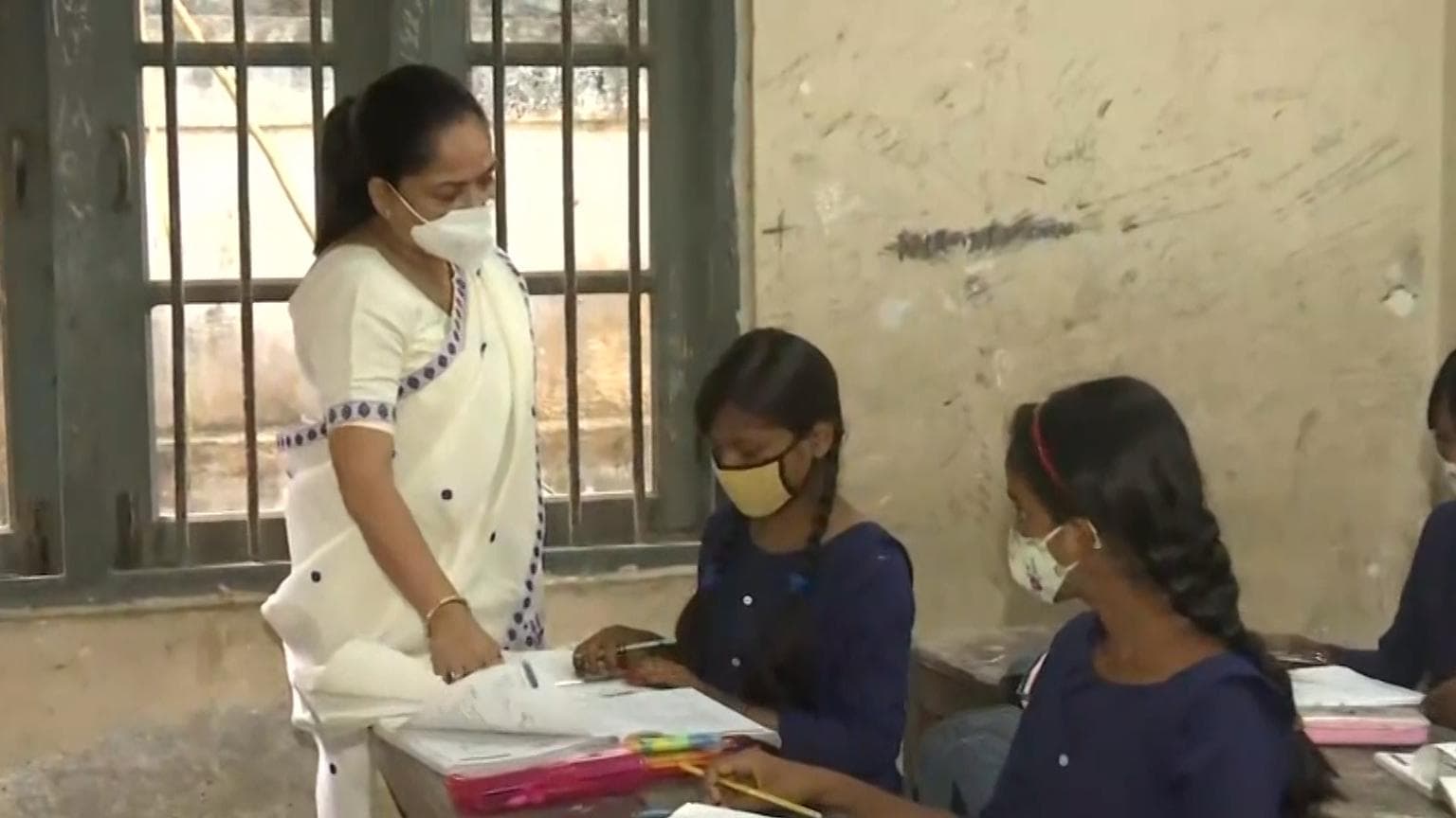 Schools to open during Covid: পরশুর মধ্যে স্যানিটাইজেশন, কবে খুলছে স্কুল?