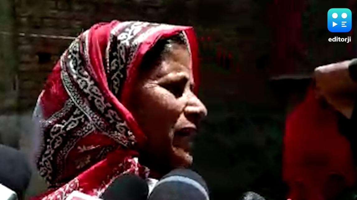 Rampurhat Violence: তাঁদের ফাঁসাতেই আগুন, গ্রামে ফিরে অভিযোগ ভাদুর মায়ের