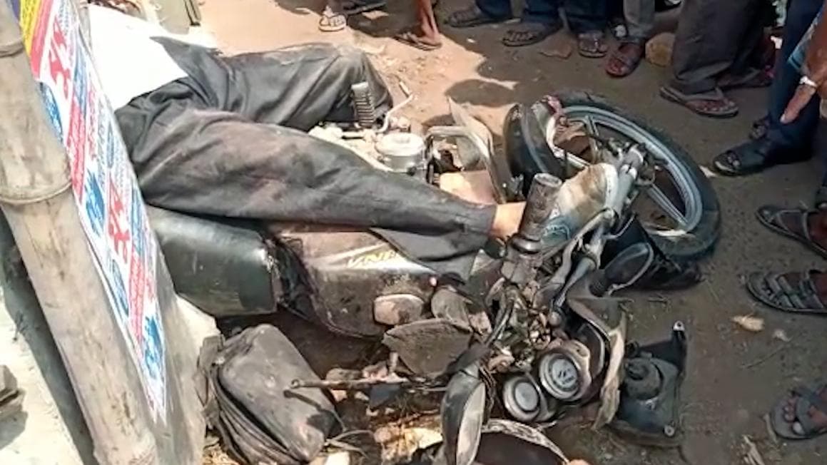 Road Accident in Tamluk: তমলুকে ইটবোঝাই মেশিন ভ্যানের ধাক্কা, পৃথক দুটি পথ দুর্ঘটনার বলি ৩