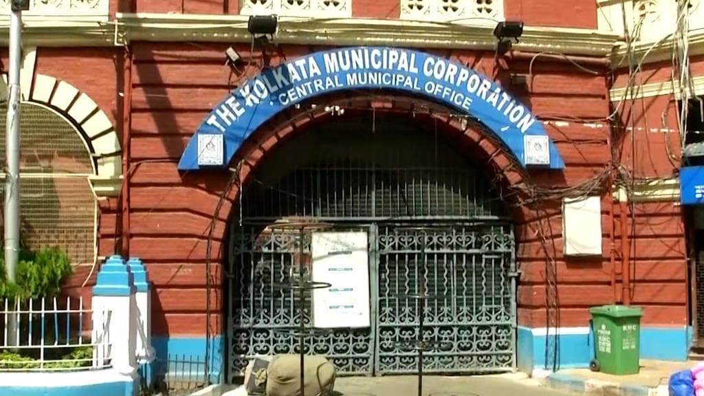 KMC on Covid: সংক্রমণ বৃদ্ধির আশঙ্কা, কর্মীদের ছুটি বাতিল কলকাতা পুরসভার