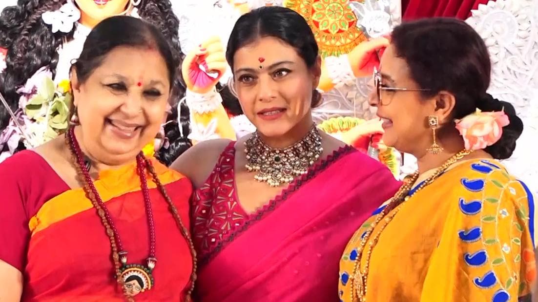 Kajol : মুম্বইয়ে বাড়ির পুজোয় কাজল, মণ্ডপেই কেঁদে ফেললেন অভিনেত্রী !