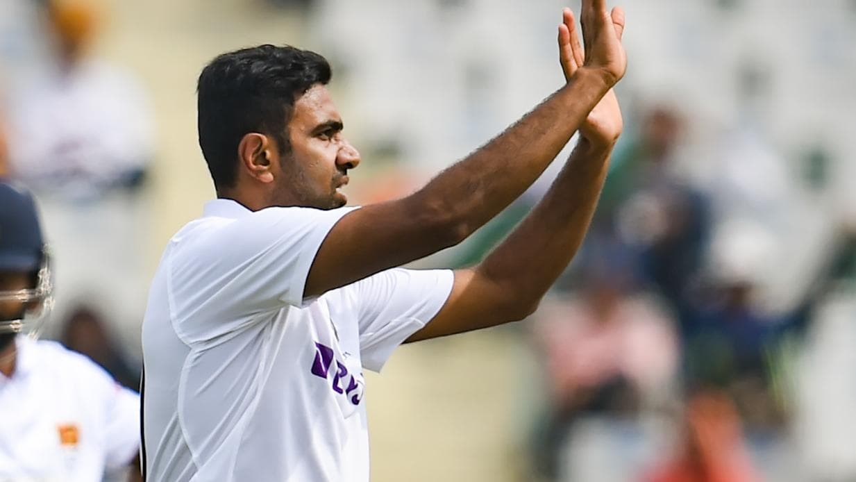 Ravichandran Ashwin: টেস্টে ৪৩৫টি উইকেট নিয়ে কপিলকে টপকে গেলেন অশ্বিন, তাঁর সামনে এখন শুধু কুম্বলে