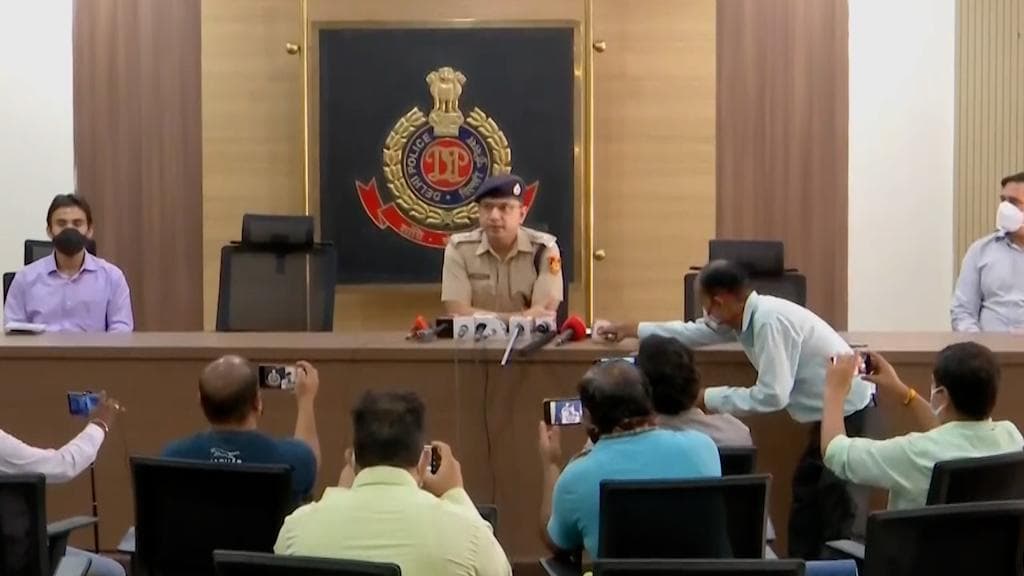 Delhi: 11 arrested for duping lakhs of 150 cr in mobile app fraud