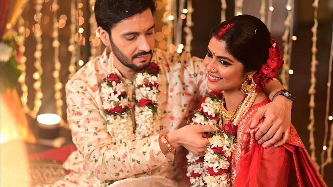 Sayantani Ghosh wedding update : 'মিস থেকে মিসেস' হলেন সায়ন্তনী, সোশ্যাল মিডিয়ায় শেয়ার করলেন বিয়ের ছবি