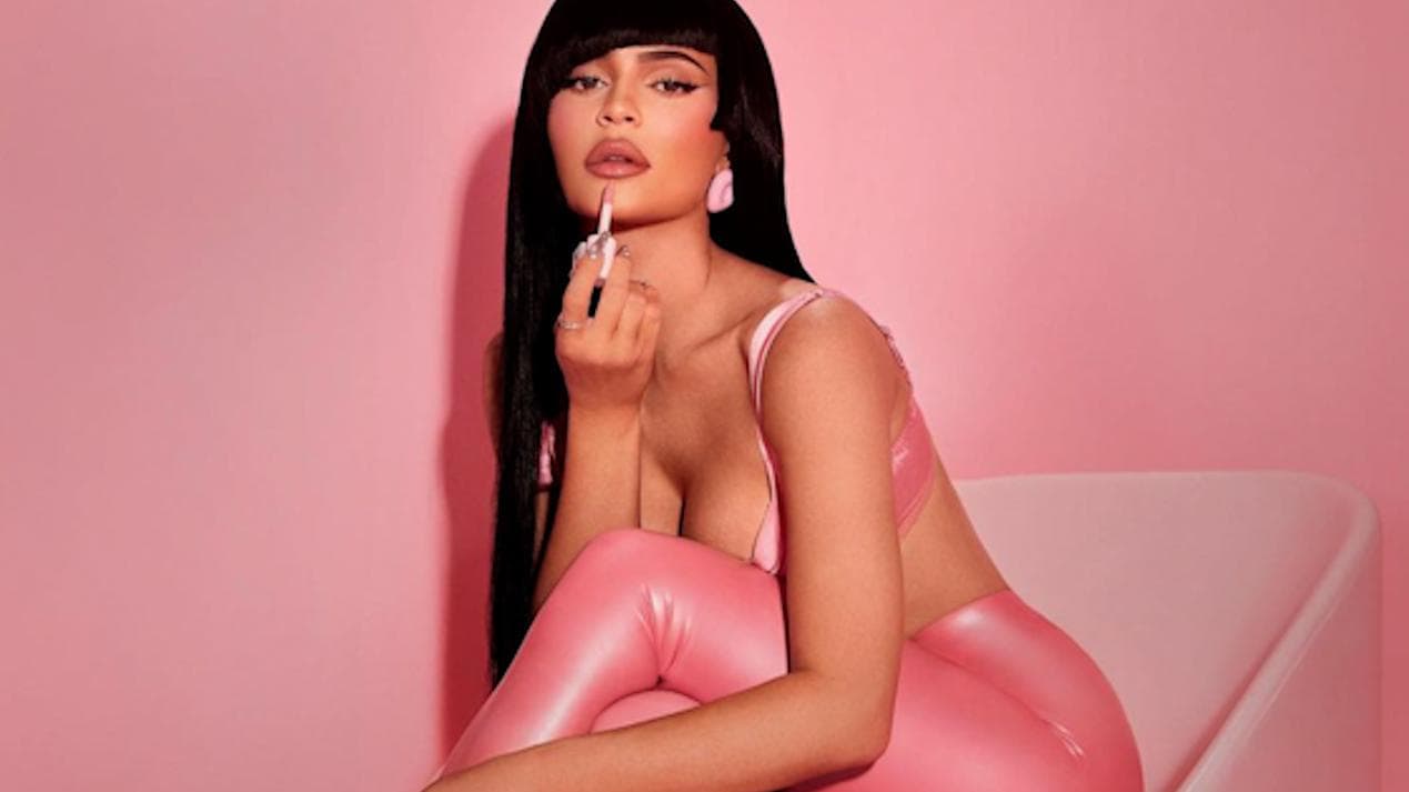 Kylie Jenner becomes the first woman to gain 300M followers