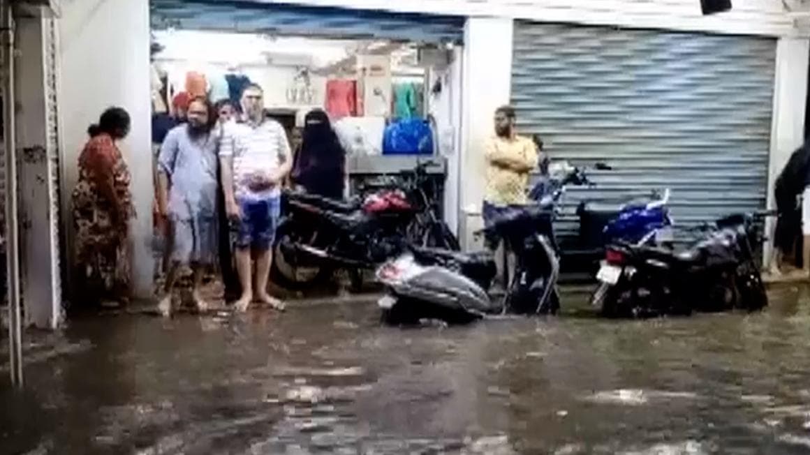 Hyderabad rain horror: flashfloods, 2 persons, pick-up truck swept away