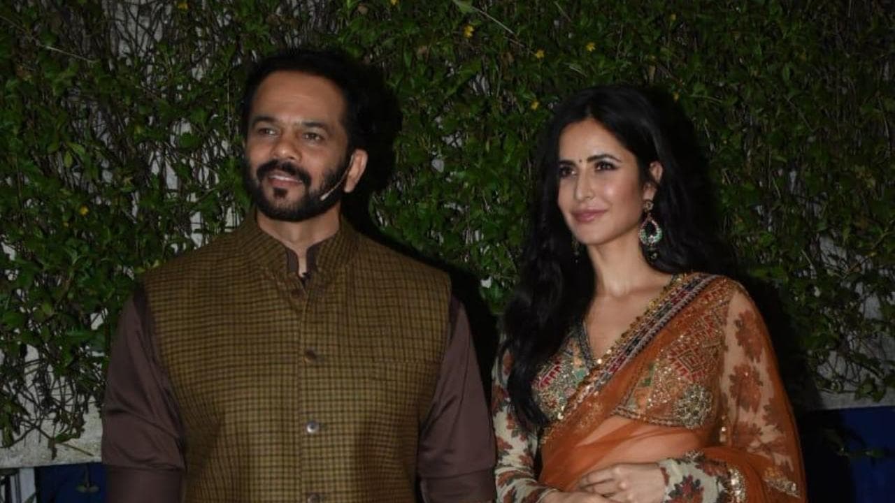 Sooryavanshi के प्रमोशन के लिए रोहित शेट्टी के साथ स्पॉट हुईं कैटरीना कैफ, साड़ी में दिखीं बेहद हसीन