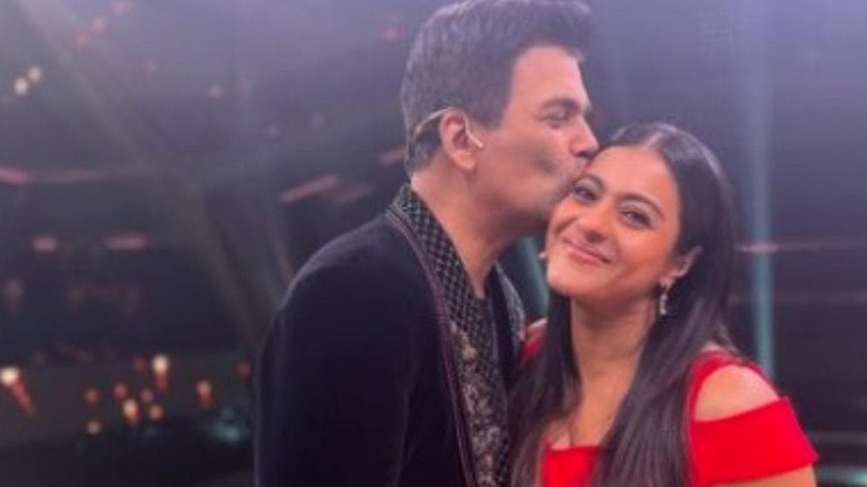 Kajol and Karan Johar dance to 'Bole Chudiyan' on the sets of 'The Big Picture'