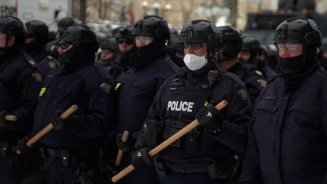 Canada: টিকা বিরোধী বিক্ষোভকারীদের সরিয়ে রাজপথের দখল নিল কানাডার পুলিশ