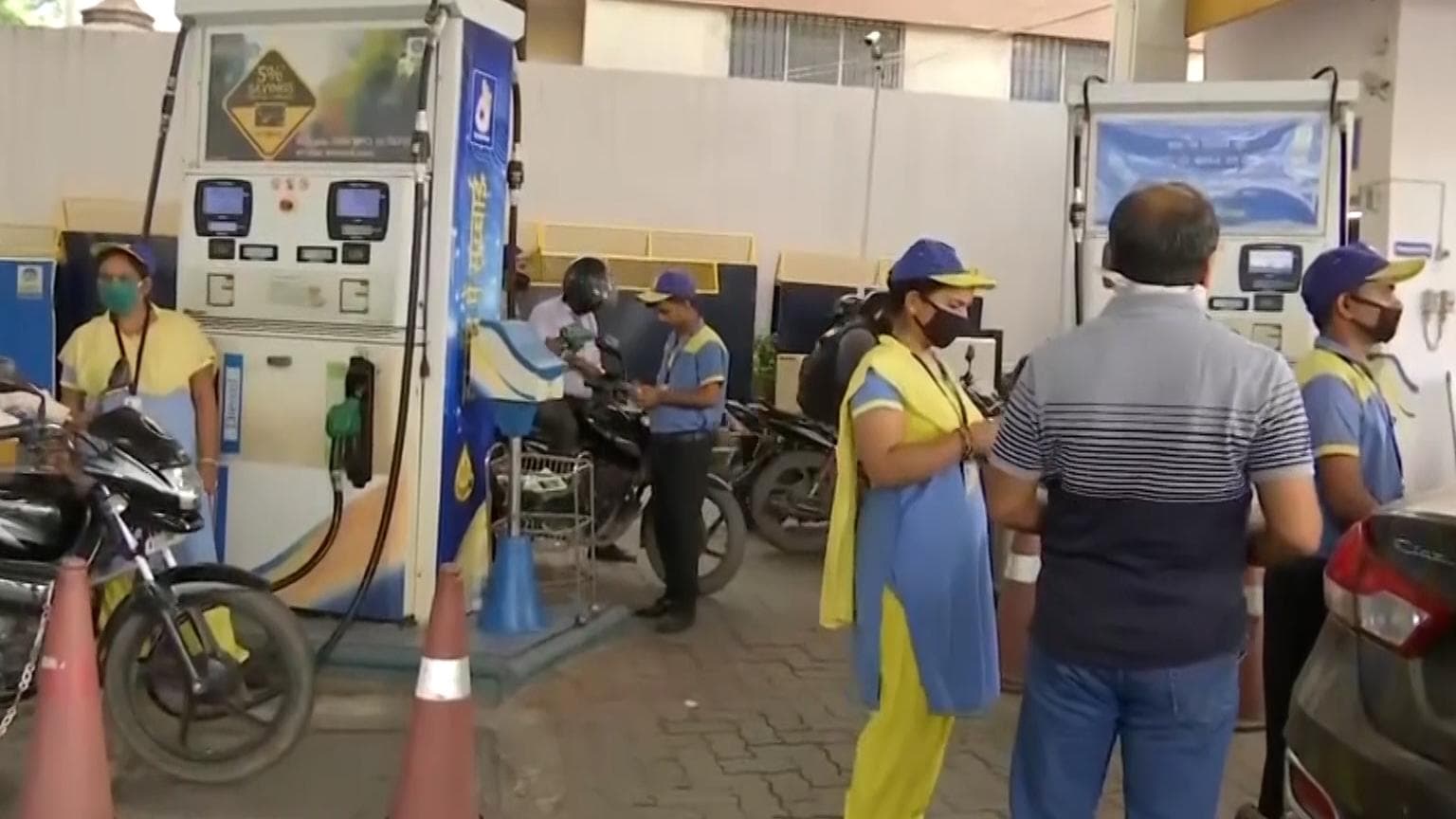 Petrol Price Hike: মহালয়ার আগে আবারও দাম বাড়ল পেট্রোলের! মাথায় হাত আমজনতার