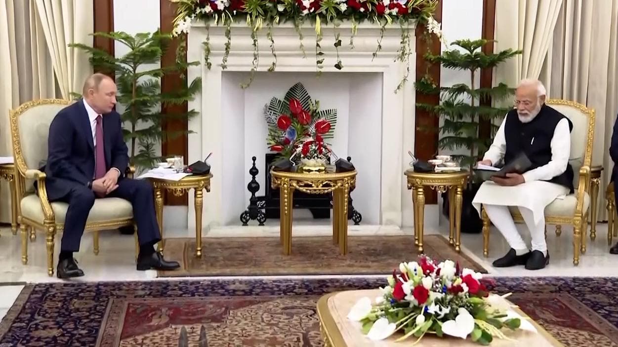 Modi-Putin Talk: রাশিয়া-ইউক্রেন যুদ্ধের আবহে পুতিনের সঙ্গে ৫০ মিনিটের ফোনালাপ মোদীর