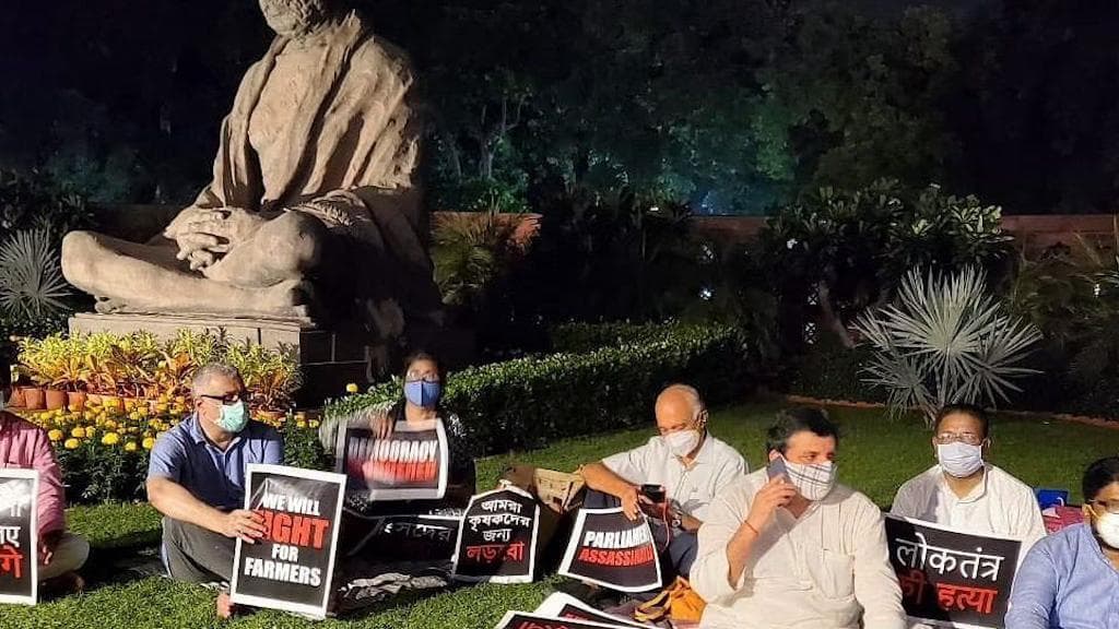 TMC: কৃষি আইন রদ, কী প্রতিক্রিয়া তৃণমূলের?