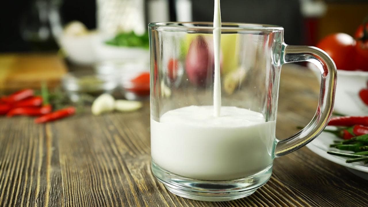 हड्डियों से लेकर स्किन तक के लिए बेहद फायदेमंद है हर रोज एक गिलास दूध