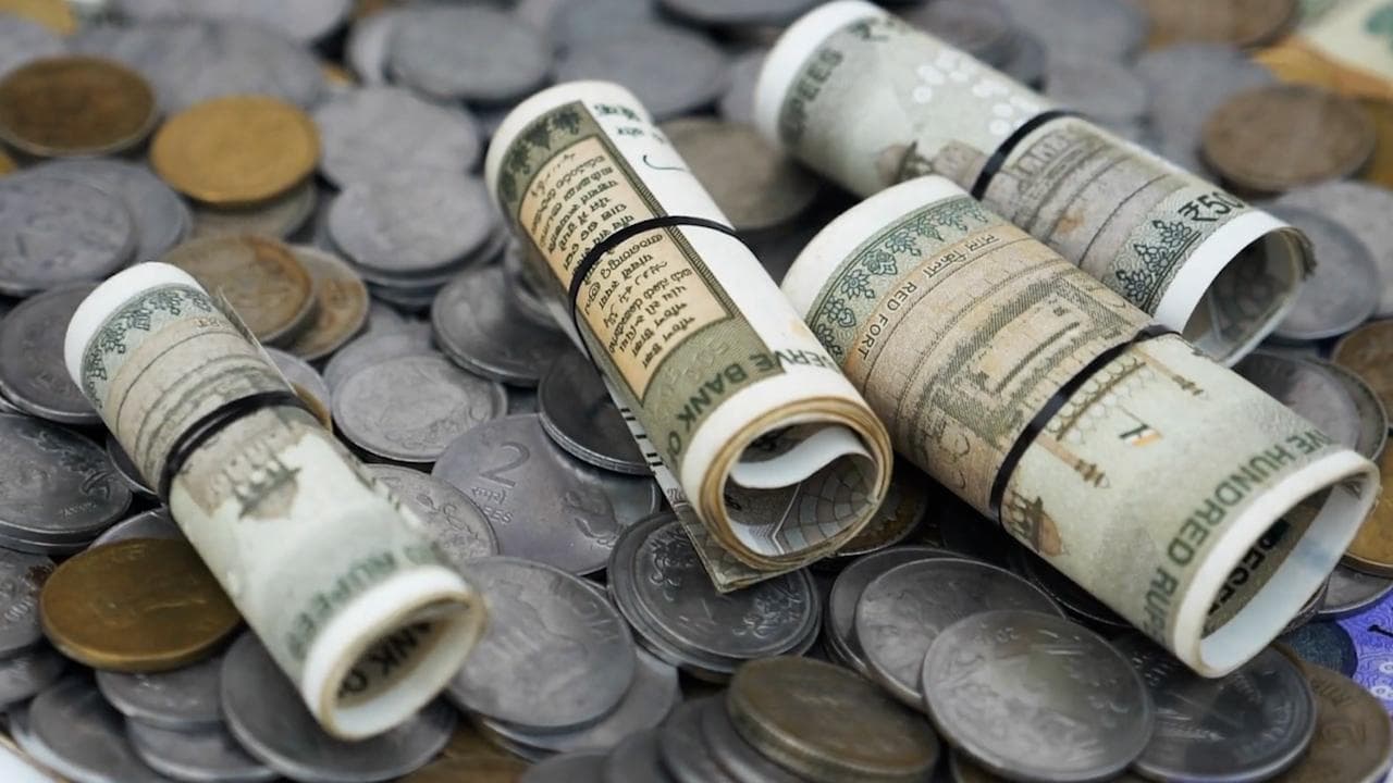 Russia-Ukraine War: রাশিয়ার যুদ্ধ ঘোষণায় দুর্বল ভারতীয় মুদ্রা, ডলারের তুলনায় কমল ৪০ পয়সা