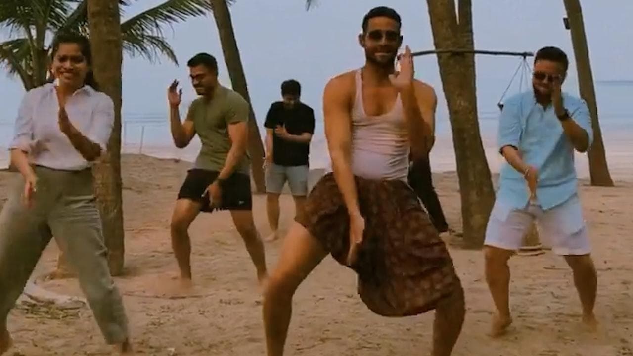 Akshay Kumar reacts to Siddhant Chaturvedi's 'Bewafa Challenge'