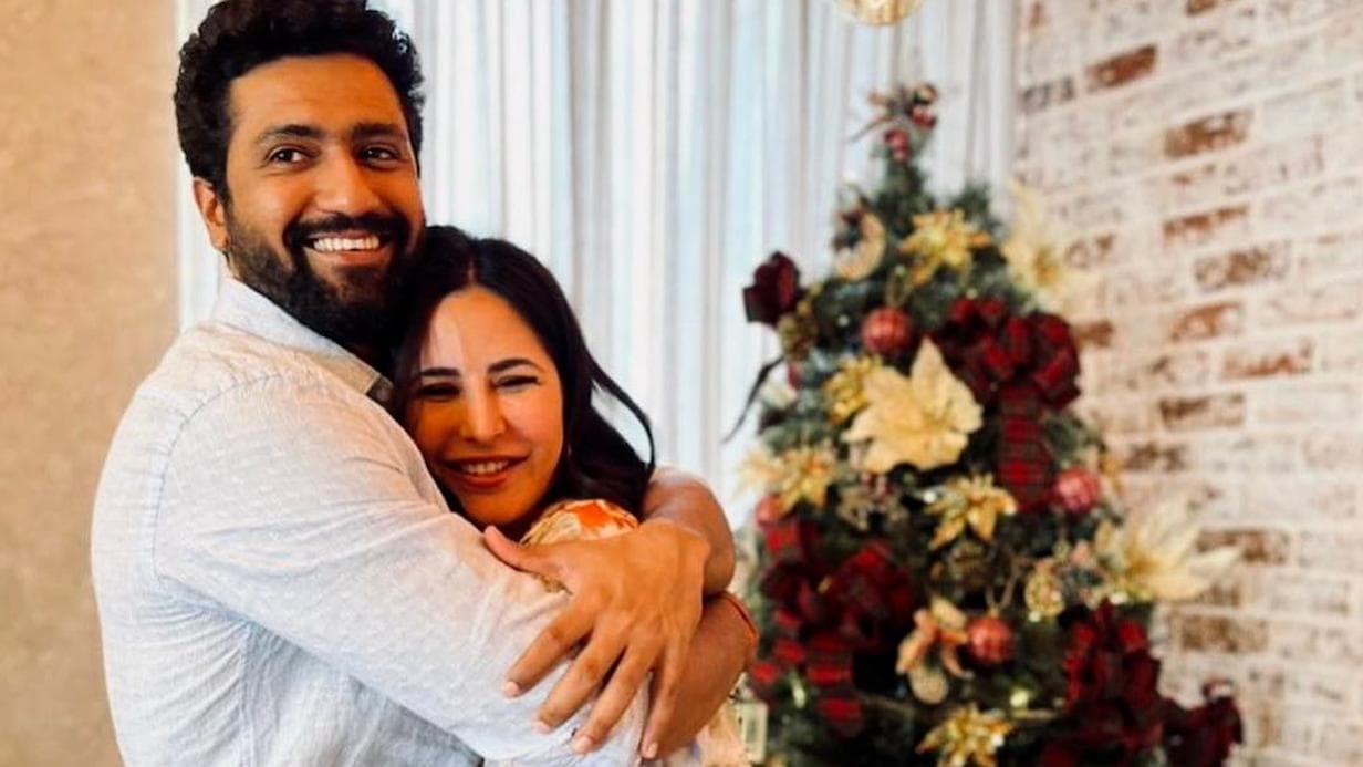  Vicky Kaushal और Katrina Kaif ने शादी के बाद ऐसे मनाया अपना पहला क्रिसमस, शेयर की फोटो 