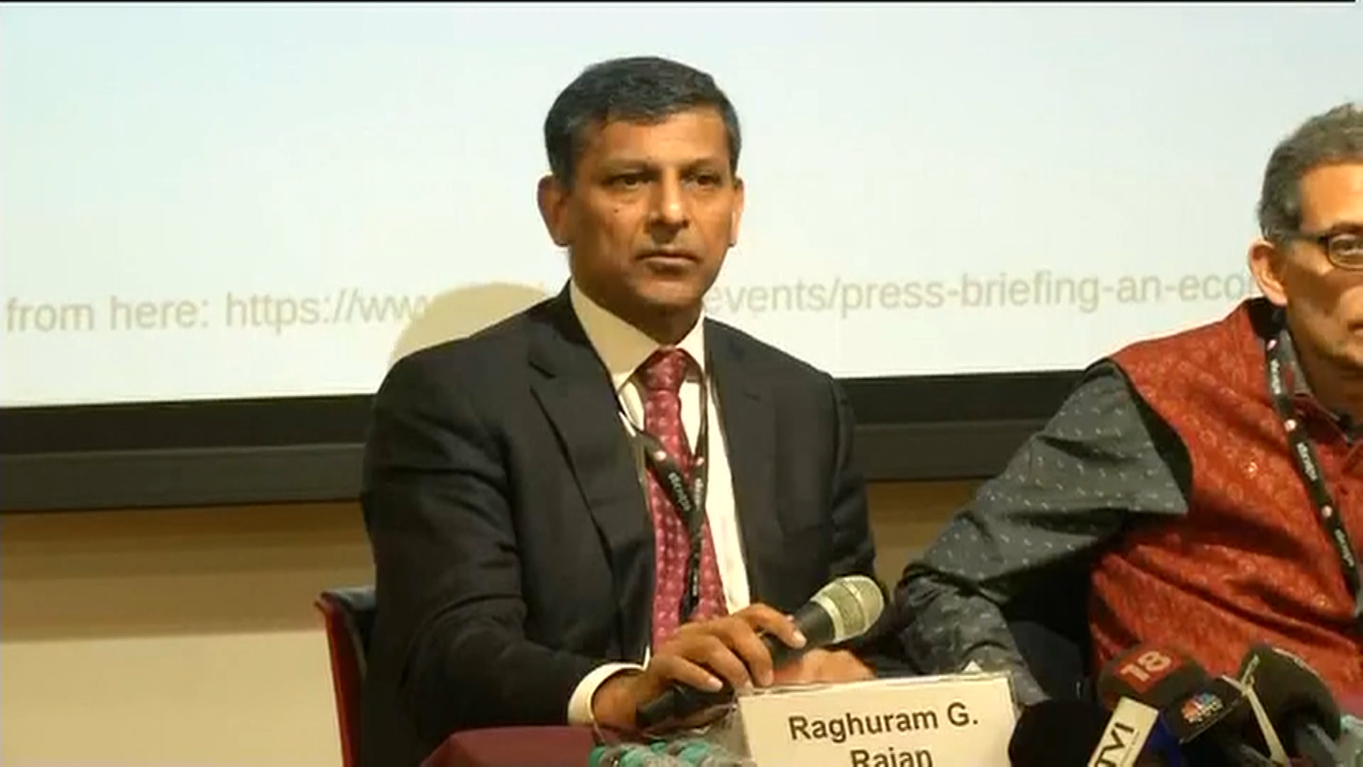 गठबंधन सरकार बनी तो रुकेगा विकास : रघुराम राजन