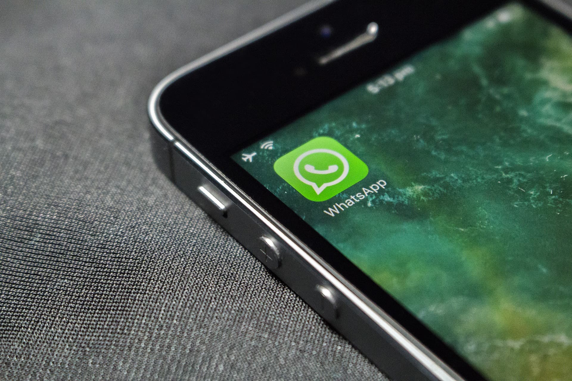 WhatsApp testing new status feature: Reports