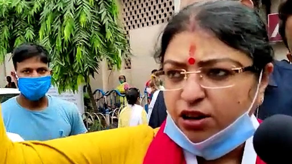 West Bengal Bypoll: ভবানীপুরে ১৪৪ ধারা লঙ্ঘনের অভিযোগ প্রিয়াঙ্কার, বুথ জ্যামের দাবি ওড়াল কমিশন