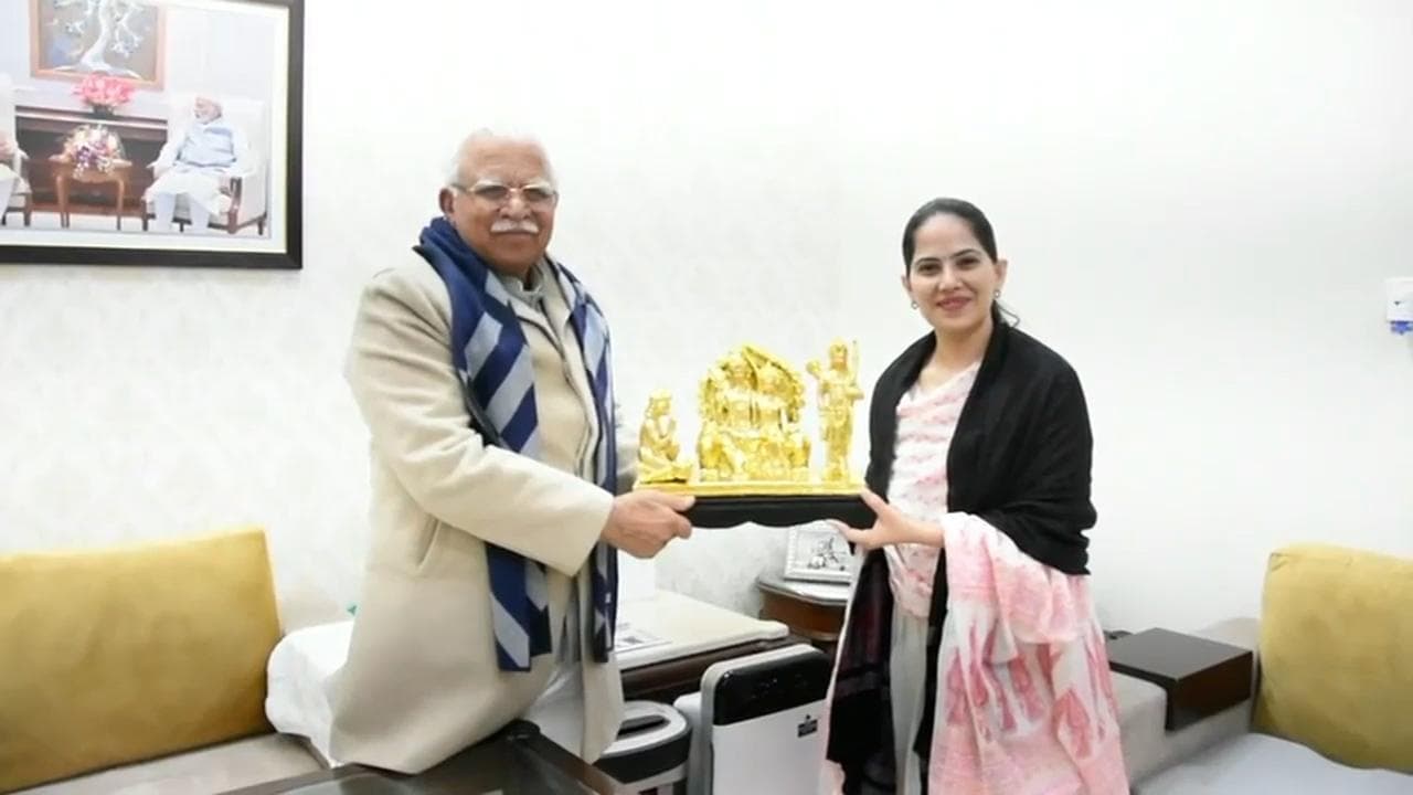 CM Khattar meets storyteller Jaya Kishori at his residence 
