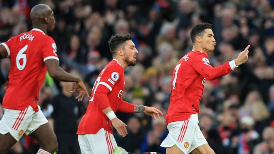 Premier League: Ronaldo's hat-trick fires Manchester United to beat Tottenham 3-2 