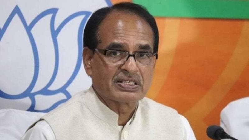 CM शिवराज सिंह का अजीबो-गरीब बयान, कहा- गाय के गोबर और गोमूत्र से इकॉनमी हो सकती है मजबूत 